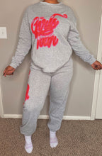 Load image into Gallery viewer, Tommy-Girl Spray Paint Sweatshirt Set
