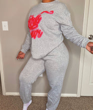 Load image into Gallery viewer, Tommy-Girl Spray Paint Sweatshirt Set
